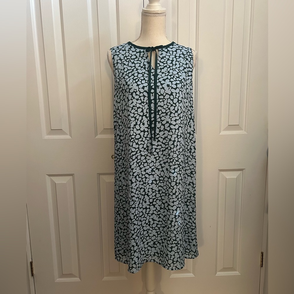 NWT TRISTAN Floral Sleeveless Lined Midi Dress, Light Blue & Green, Size Medium.